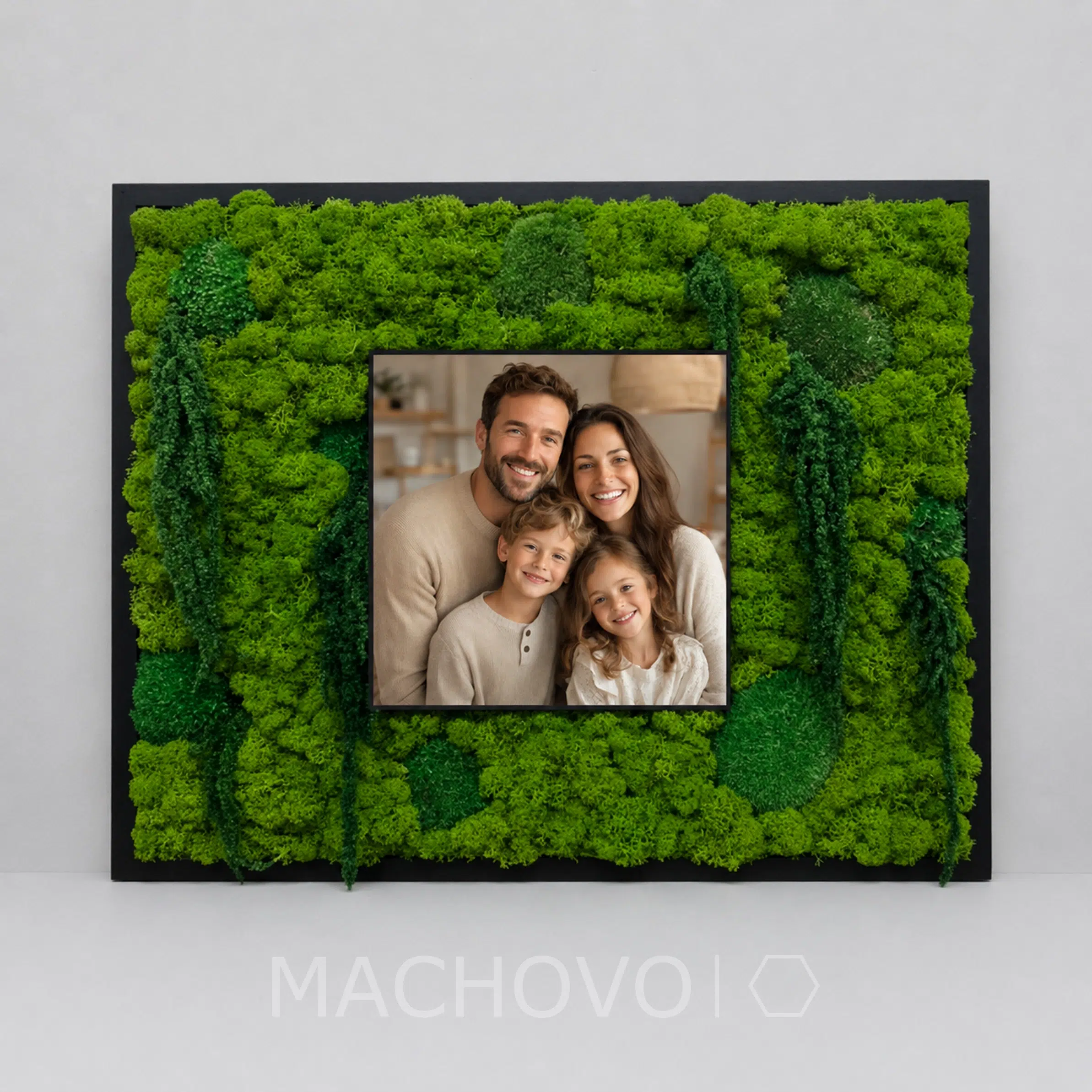 Machový obraz s vlastnou rodinnou fotografiou v čiernom ráme