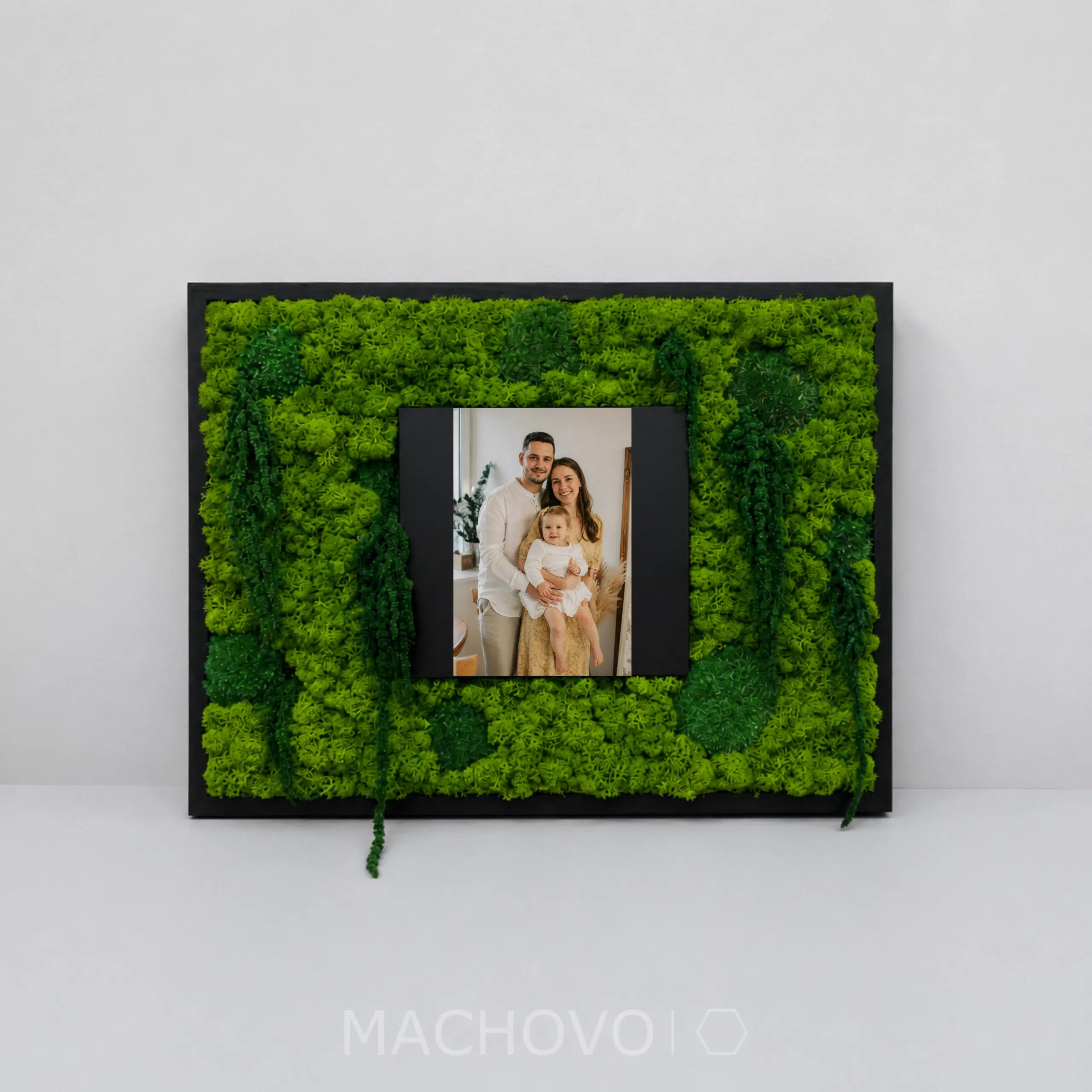 Machový obraz s vlastnou rodinnou fotografiou v čiernom ráme